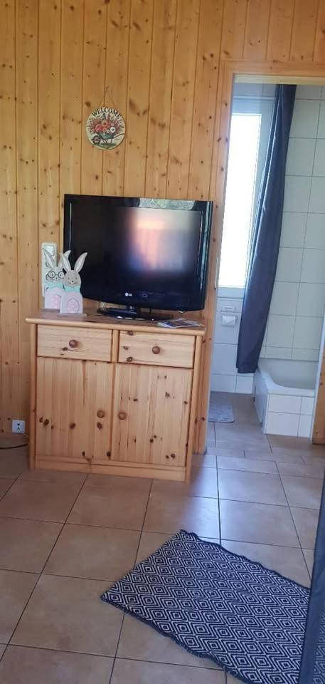 Bungalowvermietung Am Rheinsberger See エクステリア 写真